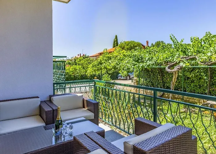 In Pula With Swimming Pool *