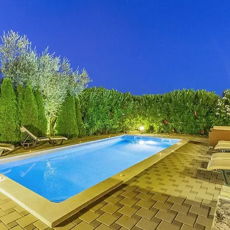 Villa In With Swimming Pool *
